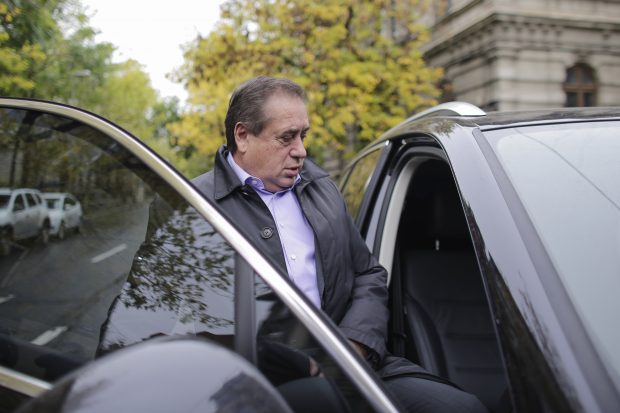 CURAJUL UNUI POLIȚIST CARE NU A VRUT SĂ ÎNCHIDĂ OCHII. Presat insistent de șefi să-l facă scăpat pe milionarul Ioan Niculae, un agent de circulație s-a revoltat: „De ce persoanele mai sus-puse să nu fie sancționate?”