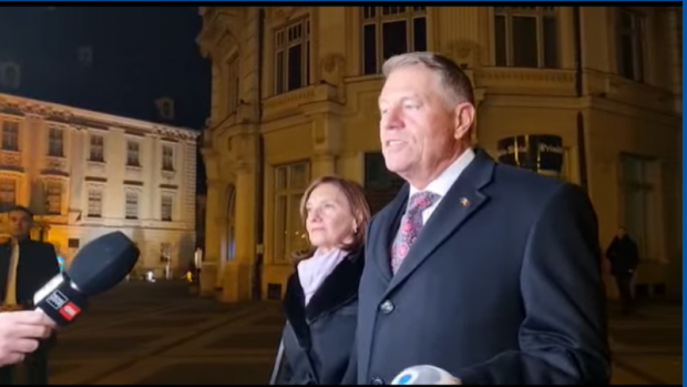 Klaus Iohannis participă la slujba de Înviere la Sibiu. Mesajul președintelui României