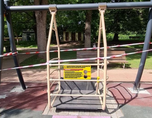 Accesul la un leagăn pentru persoanele cu dizabilităţi, blocat la Bistrița, după ce mai mulți copii s-au rănit