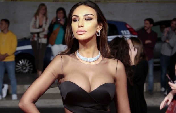 Imagini cu Mădălina Ghenea pe plajele din Miami. Fanii au reacționat: „Ești cea mai sexy româncă!”