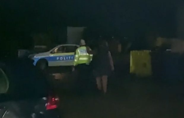 O angajată MApN beată a fugit după ce a lovit cu mașina un biciclist, în Vatra Dornei. A fost găsită cu capul pe volan, aproape dormind, la 300 de metri de locul accidentului