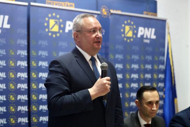 Nu vor fi „concedieri masive” sau reduceri salariale în aparatul bugetar, susține premierul Ciucă