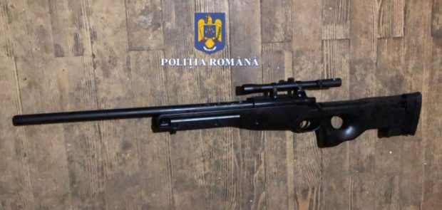 Poliția a efectuat 100 de percheziții într-un dosar de comercializare ilegală de arme neletale și muniție
