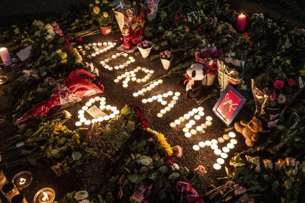 Criminalii Adrianei, o fetiță de 12 împușcată din greșeală în timpul unei răfuieli între bande, în Suedia, au fost condamnați pe viață