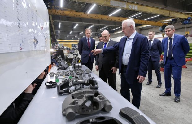 Trei sferturi dintre producătorii ruși sunt afectați de sancțiunile occidentale, arată un sondaj. În ce sectoare sunt resimțite cel mai acut