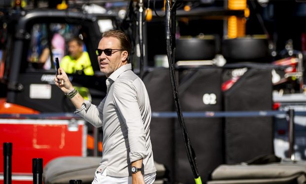 Un fost pilot de Formula 1, bătut și jefuit în fața casei sale din Amsterdam: „Nu voi mai purta niciodată un ceas scump”