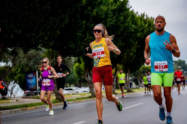 O atletă de top, descalificată de la un ultramaraton din Anglia după ce a fost prinsă că a trișat