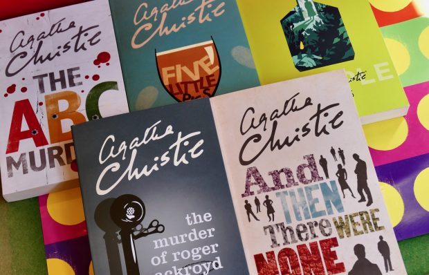 Editorul francez al romanelor Agathei Christie va elimina expresiile considerate ofensatoare