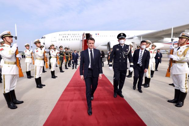 Beijingul are un „rol major” de jucat în încheierea războiului din Ucraina, consideră Macron, care și-a început vizita în China