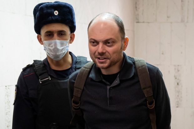 Primul interviu al opozantului rus Vladimir Kara-Murza, după ce a fost condamnat la 25 de ani de închisoare: „Tăcerea în fața răului este o formă de complicitate”