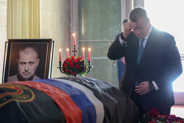 Sute de persoane, inclusiv liderul Wagner, la funeraliile lui Vladlen Tatarski. „A făcut multe pentru a ne ajuta să eliminăm inamicul”
