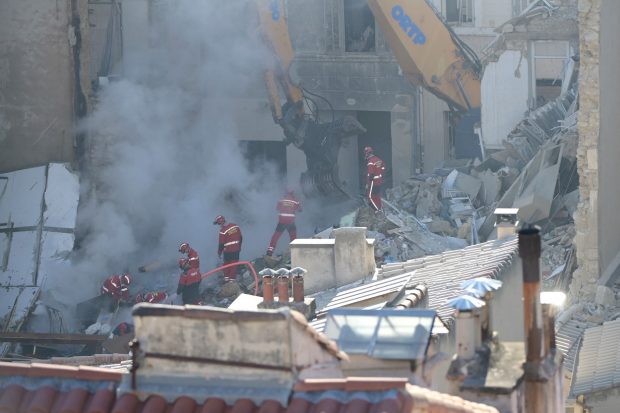 Două persoane, găsite moarte sub dărâmăturile clădirii prăbușite în Marsilia. Alte opt sunt dispărute