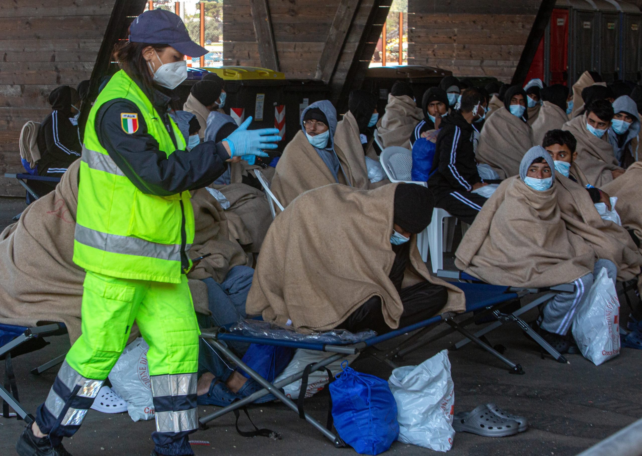 Stato di emergenza in Italia a causa dei migranti.  Il provvedimento, in vigore da sei mesi