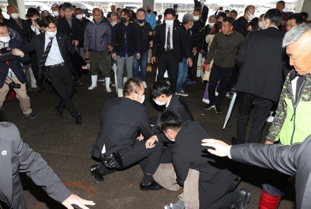 Explozie în timpul unui discurs al premierului japonez. Un bărbat a fost reținut – VIDEO
