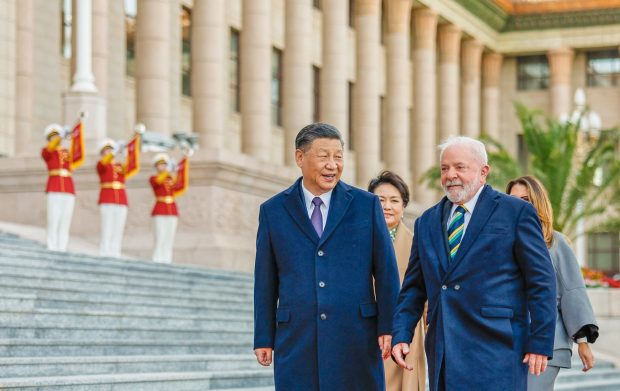 Președintele brazilian Lula da Silva cere Washingtonului, la finalul vizitei în China, „să nu mai încurajeze” războiul din Ucraina
