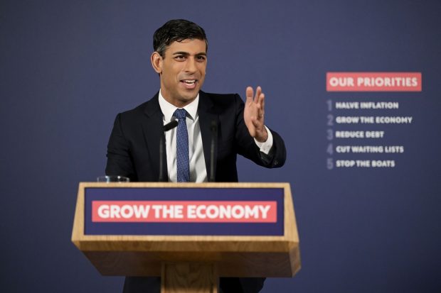 Rishi Sunak, anchetat pentru un posibil conflict de interese, în centrul căruia se află acțiunile pe care le deține soția sa la o societate privată