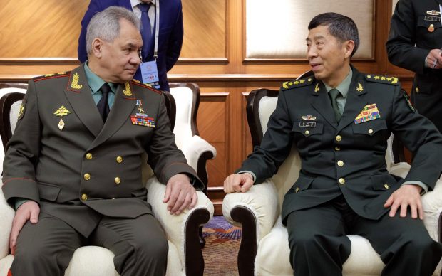 Șoigu s-a întâlnit cu ministrul chinez al Apărării pentru a doua oară în ultimile zile, denunțând „planul strategic” al SUA împotriva Chinei și Rusiei
