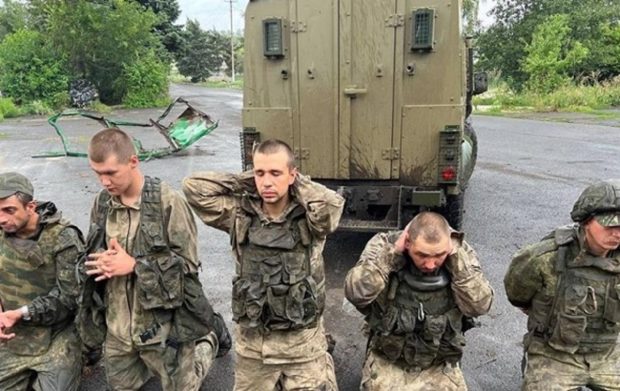 Ramzan Kadîrov nu vrea să-i întâlnească pe cei cinci soldați ceceni capturați de ucraineni și eliberați în schimburile de prizonieri și-i trimite înapoi în prima linie