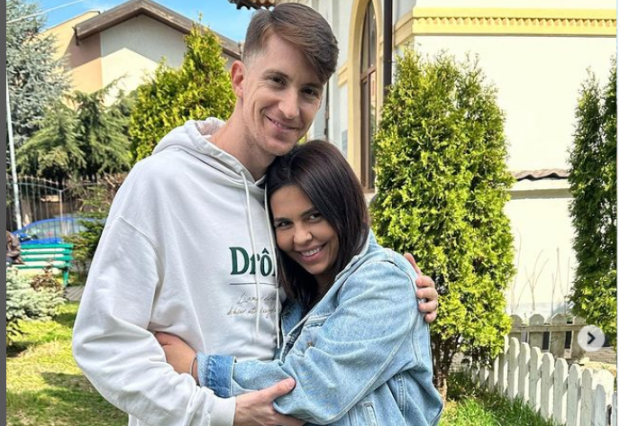 Andreea Popescu, fosta dansatoare a Deliei, a născut al treilea copil. Prima imagine cu băiețelul ei, Alexie