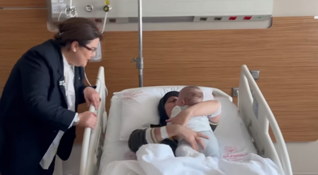 O mamă și fetița ei, salvată la șase zile după cutremurul din Turcia, reunite după 54 de zile: „Așteptarea a luat sfârșit”