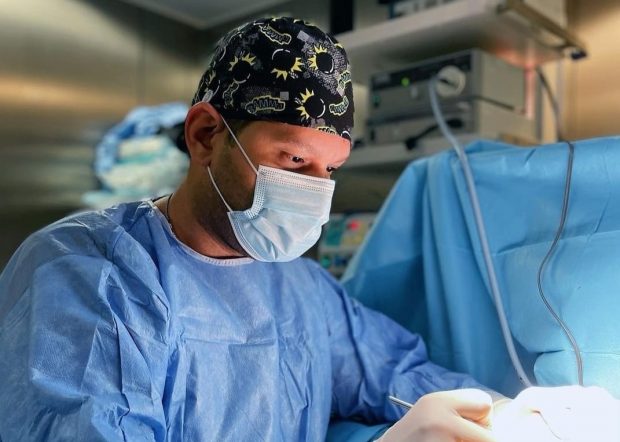Totul despre pregătirea pentru procedura de implant mamar și cum poți beneficia de o reducere de 1.000 de euro la orice intervenție la nivelul sânilor