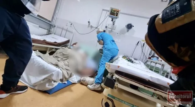 Femeie cu o greutate de peste 200 kg din Dorohoi, internată după mai bine de 12 ore: „Nu o primeşte nimeni, nici Arafat”