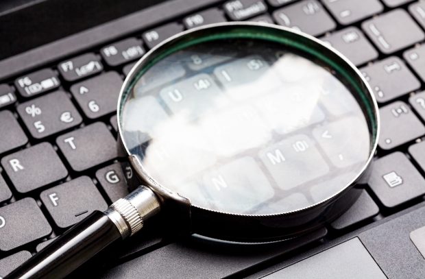 Căutând acul adevărului în carul cu fân al internetului. Lumea noastră, între bine și rău, atunci când totul este online