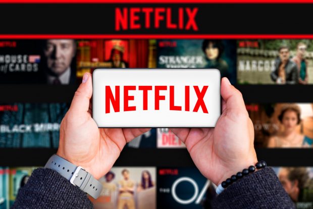 Netflix interzice „partajarea parolei” pe toate piețele sale, inclusiv în România