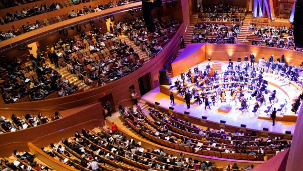 Polemică în SUA, după ce o spectatoare a avut o „bucurie fizică pură” în timpul unui concert de Ceaikovski, de la Filarmonica din Los Angeles