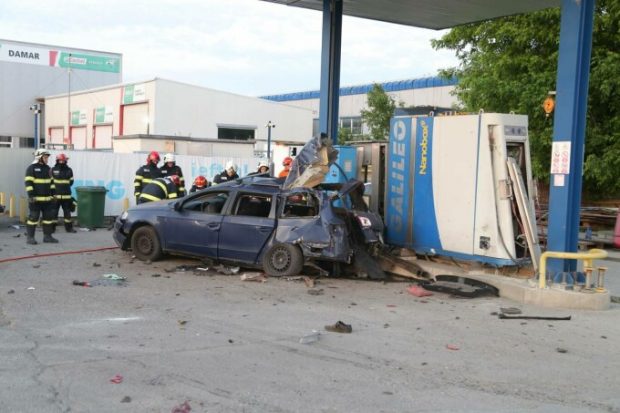 O persoană a murit, după ce o mașină a explodat  într-o stație de alimentare cu gaz din Pantelimon