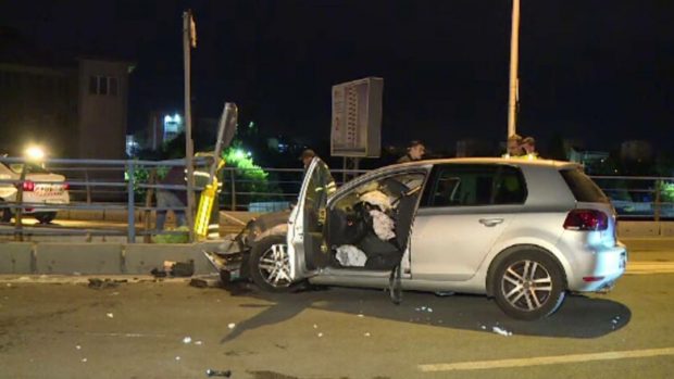 Patru persoane rănite, după un accident pe pasajul Basarab din Bucureşti