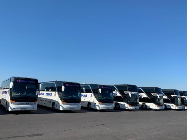 Cum alegi o firmă profesionistă de transport persoane cu autocarul