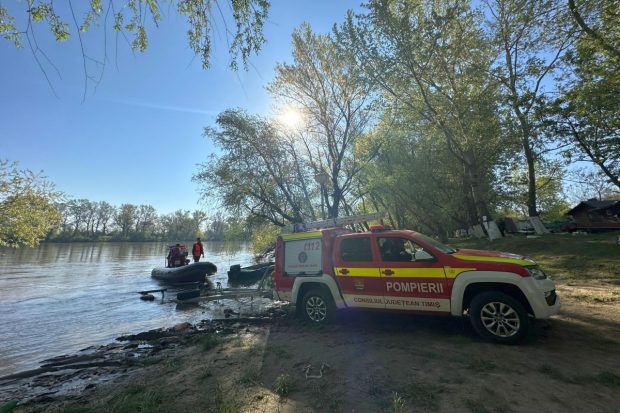 A fost găsit trupul celui de-al doilea bărbat dispărut după ce o barcă s-a răsturnat în râul Mureș