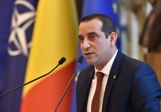 Recunoașterea femeilor rome în poziții publice este negată chiar de la tribuna Parlamentului României de către cel care reprezintă romii