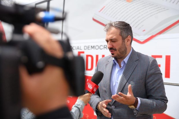 Legătura dintre Caravana Educației tineretului PSD și un politician trimis în judecată de DNA pentru că a dat bani unui polițist