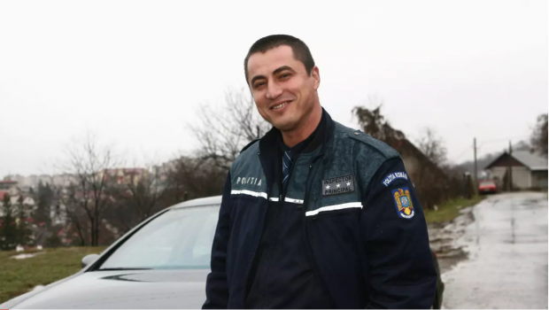 Cristian Cioacă, în tribune la un meci de handbal. Fostul polițist le-a făcut galerie fetelor de la Dacia Mioveni