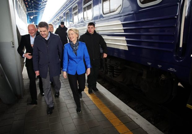 LIVETEXT Război în Ucraina, ziua 440 | Rusia a atacat Ucraina cu 25 de rachete. Ursula von der Leyen a ajuns la Kiev de Ziua Europei