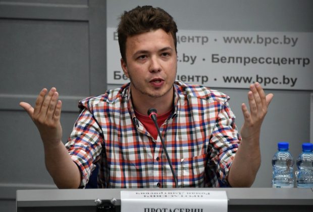 Fostul jurnalist Roman Protasevici, pentru care Belarus a deturnat un avion, condamnat la opt ani de închisoare