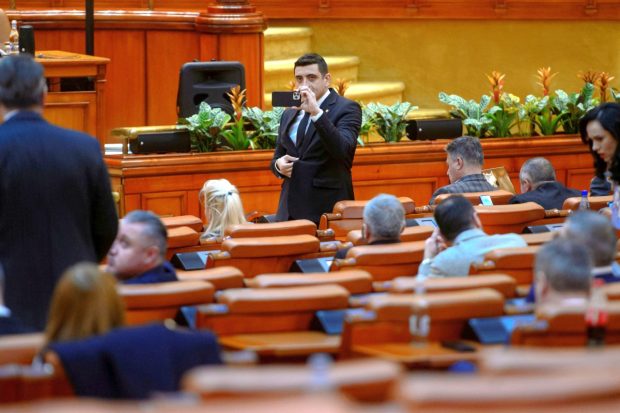 Comisia Juridică: Mai mulți deputați AUR, sancționați după scandalul din plen de săptămâna trecută