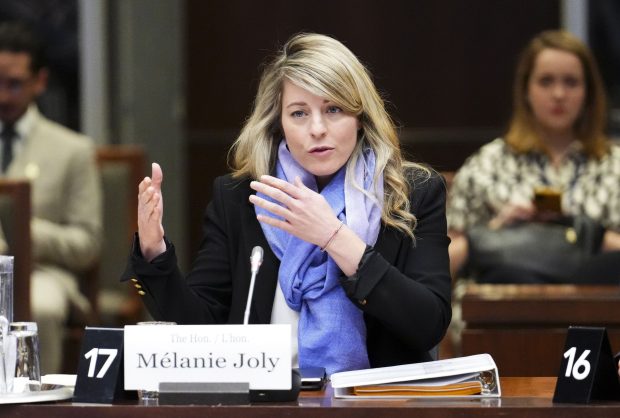Canada expulzează un diplomat chinez după acuzaţii de intimidare a unui deputat. Beijingul răspunde cu aceeași monedă