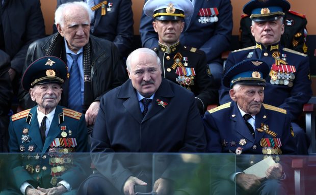 Lukașenco s-a simțit rău în timpul paradei de la Moscova și nu a mai rămas la dineul de la Kremlin – presă
