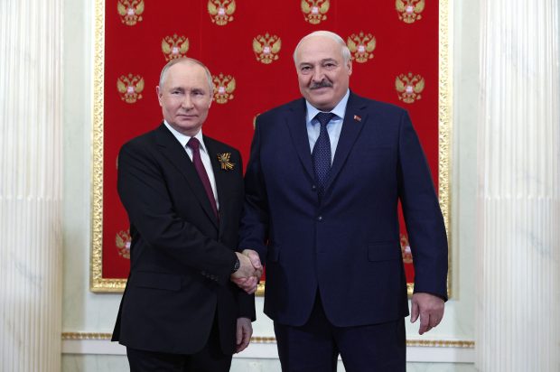 Aleksandr Lukașenko vinde Belarus „bucată cu bucată” Kremlinului, acuză lidera opoziției