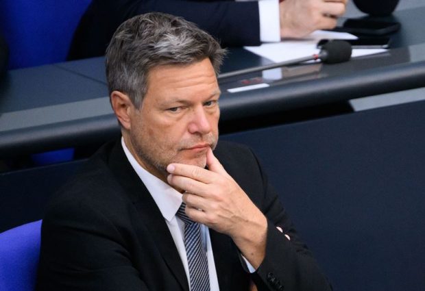 Ministrul german al economiei a primit un plic cu un praf alb. Ce a stabilit ancheta preliminară