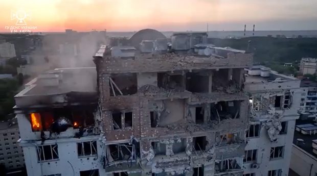 LIVETEXT Război în Ucraina, ziua 462 | Incendiu la o rafinărie de petrol din Rusia, provocat de un posibil atac cu drone