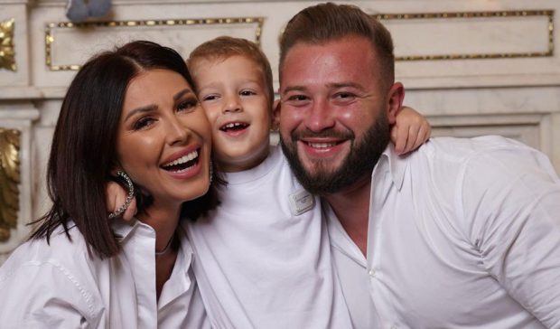 Ilinca Vandici și-a luat fiul și au plect în Dubai, după ce s-a spus că s-a despărțit de soțul ei. „Sunt recunoscătoare”
