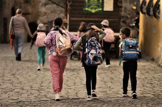 Primul an școlar cu patru vacanțe și cu săptămânile „verde” și „altfel”. „Suntem terminați și obosiți la final de module”