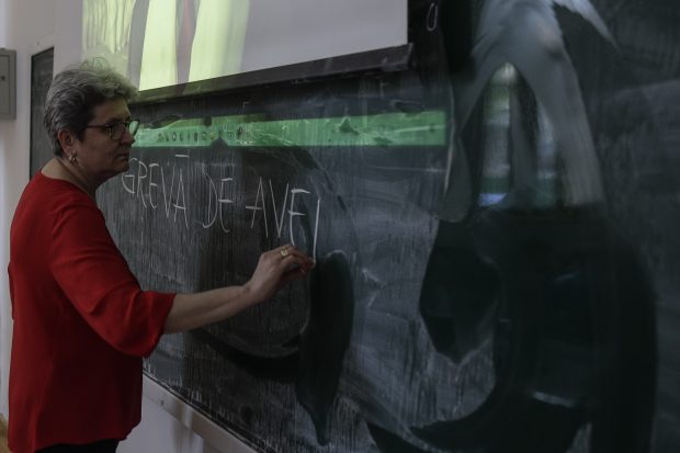 „De luni, facem grevă generală”, spune un lider sindical din Educație, după ce negocierile cu Guvernul au eșuat. Ciucă vorbește despre un dialog „foarte bun”