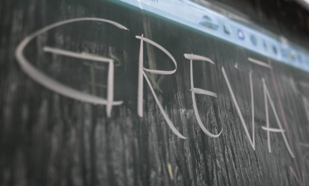 Grevă generală în educație începând de luni, 22 mai, după ce negocierile cu profesorii au eșuat. Premierul Ciucă le-a spus că și-au ales prost momentul – surse