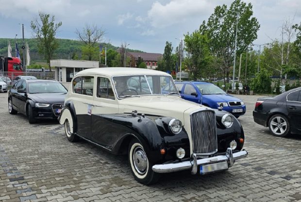 Un român a dus limuzina din care aproape a fost răpită prințesa Anne, fiica reginei Elisabeta a II-a, la inspecția tehnică la RAR, în Iași