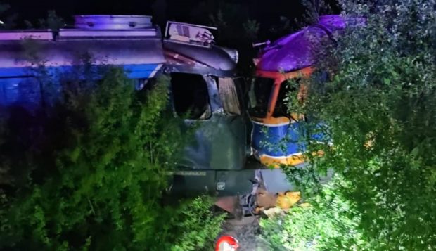 Două locomotive s-au ciocnit lângă gara Toporu, în Giurgiu. Doi bărbați au ajuns la spital